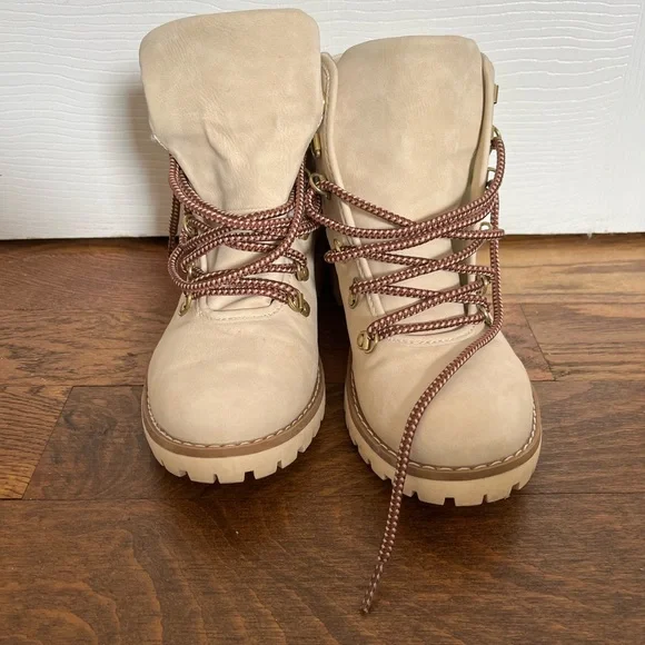 Women's Cream Lace-Up Ankle Boots St John’s Bay Chunky Heel Size 8 1/2 - Picture 5 of 11